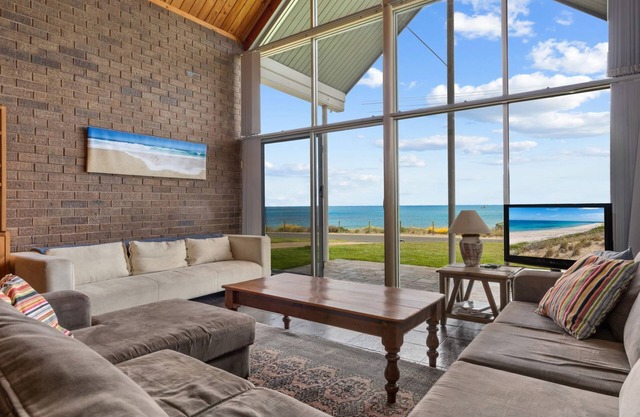 South Beach House - 11 Gold Coast Drive