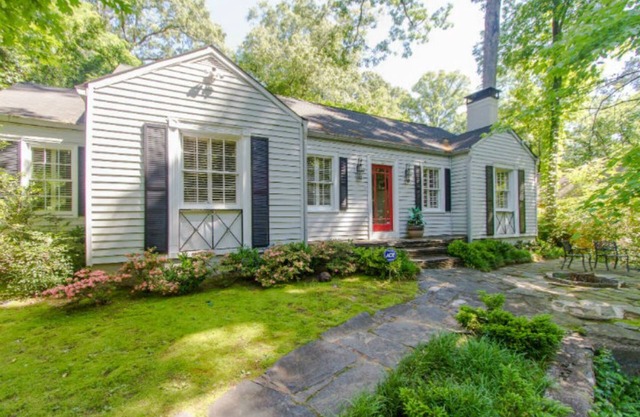 South Buckhead Cottage Near Everything, Bring Pets!