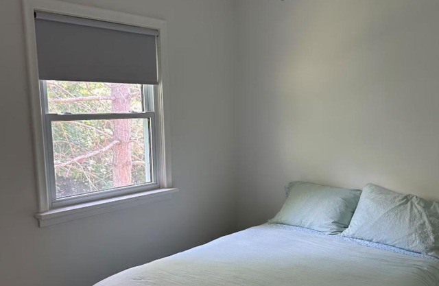 South End Bungalow - 5 full bedrooms