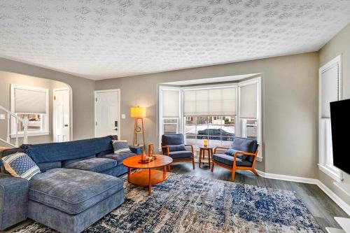 South Euclid 3BR Cozy Winter Escape