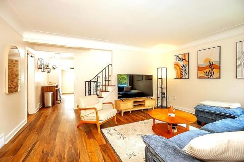 South Euclid 4BR Luxe Escape with Hot Tub and BBQ