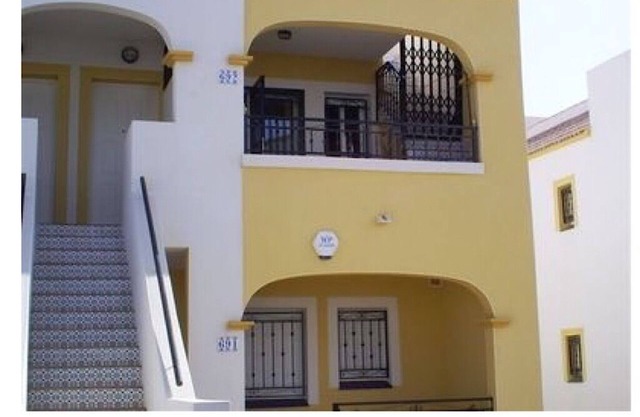 SOUTH FACING 2 BED APARTMENT WITH ROOF TOP SOLARIUM, SLEEPS 4, PRICE FROM €385PW