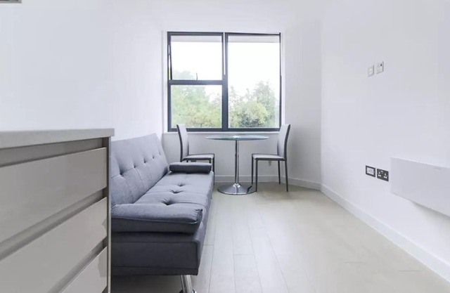 South Harrow 01 · Perfect 1 Bed Apartment In South Harrow