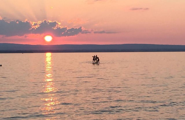 South Hero Sunset Facing 5 Bedroom Lakefront Cottage