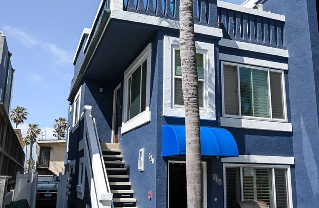 Mins Mission Beach Seaworld 