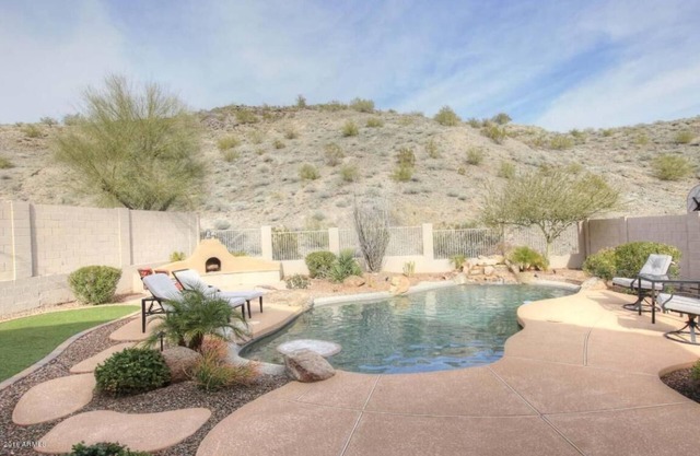 South Mountain Sanctuary-backyard privacy- -cul-de-sac- pool-STR2024003324