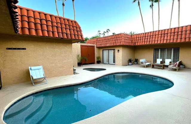 South Palm Desert Oasis – 3bdrm+ Home w/Private Pool & Spa by El Paseo!