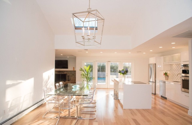 Southampton Private getaway. Private heated salt pool & beach-family fun.