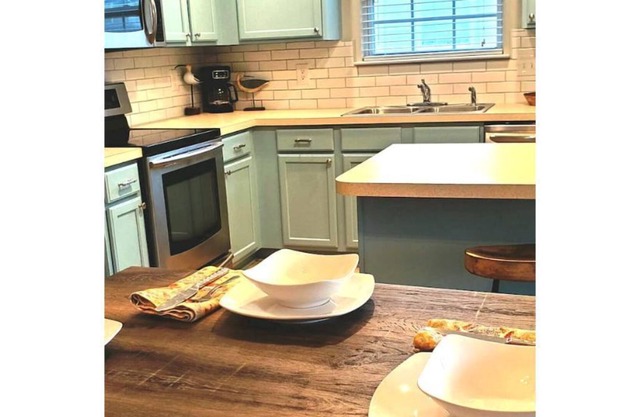 Southern Comfort-Enjoy Charleston!