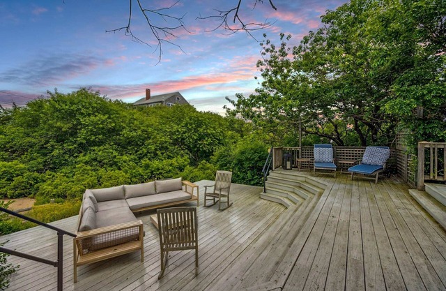 Southern Serenity 5 Min Walk to Beach Patio