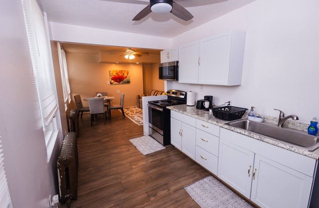 Southside apartment 2 bedroom and Pet-friendly 10 minutes from downtown