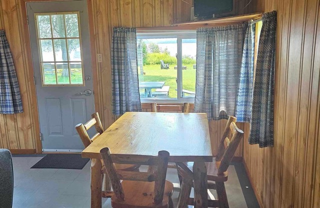 Southview Cottages on Rice Lake