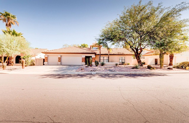Southwest Style Vacation Home Sleeps 8