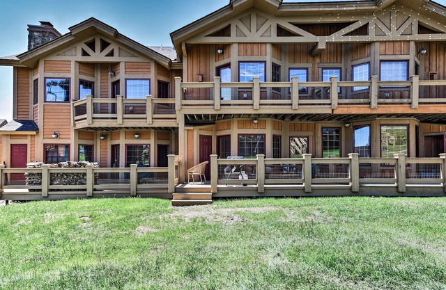 Southwind Seven Springs Home on Ski Slopes!
