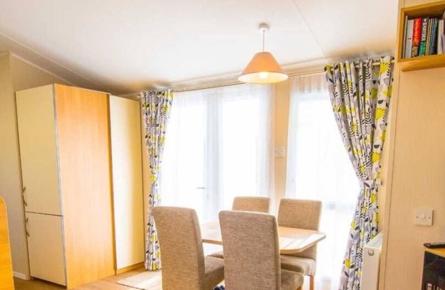 SP90 - Camber Sands Holiday Park - Dog Friendly