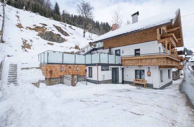 Spacious apartment with ski and bicycle storage