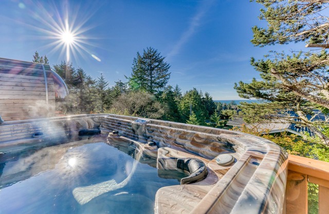 SPA Home! Hot Tub & Sauna, OCEAN View , AC+ EV Charger, Wheelchair Lift.