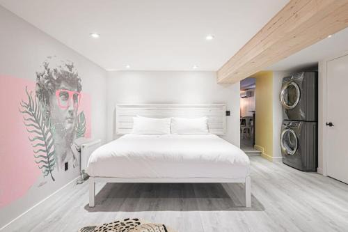 Spa Oasis in Toronto's Heart-Free Parking! and Pet Friendly