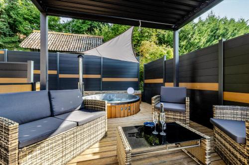 Spa privatif - La Courtisane - Terrasse 40m2 - love-room-alsace-67