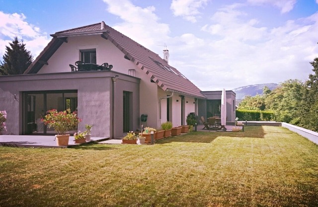Space, calm, beauty in Tresserve facing the Revard!