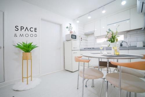SPACE & MooD