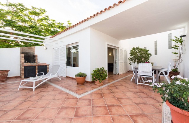 Spacious house in a very quiet area and close to all services