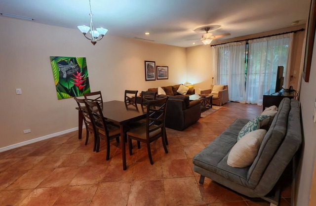 Spacious 3-bedroom apartment in delightful Guanacaste with AC, WiFi