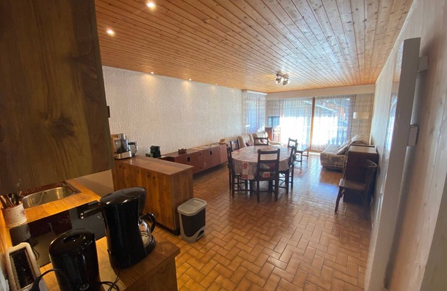 Spacious 3-Room Apartment Near Ski Slopes with Balcony and Parking