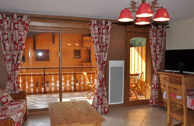 Spacious 2BR Apartment with Large Balcony/Terrace! Free Multi Pass!