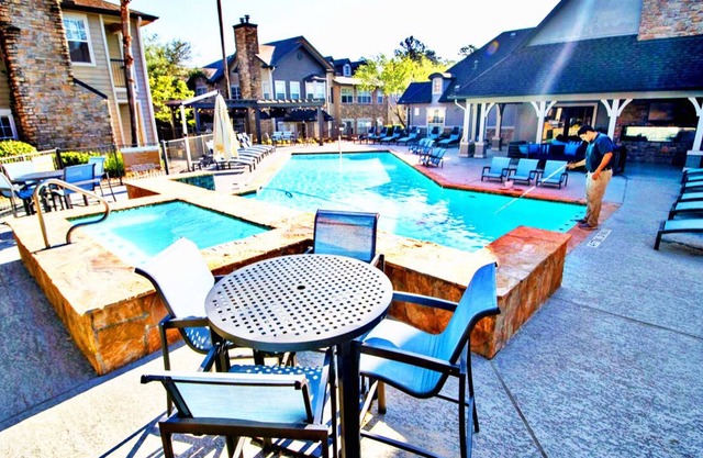 Spacious 1 Bd W/ Garage In The Woodlands|Pool