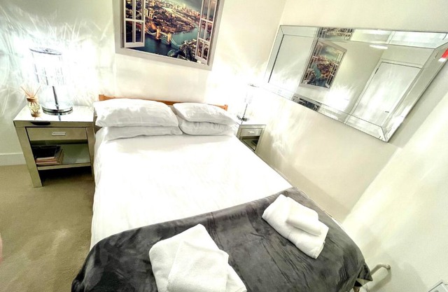 Spacious 1 Bedroom Apartment w/ Outdoor Terrace