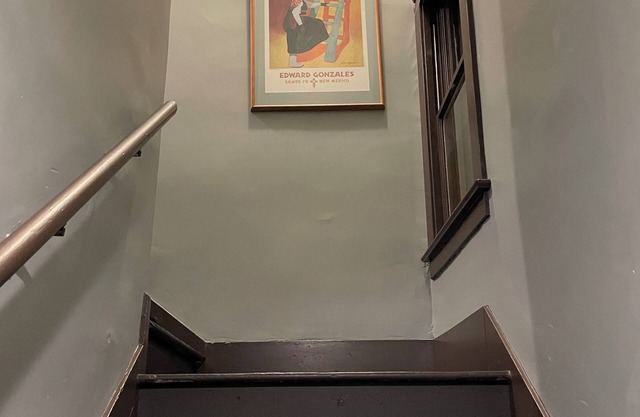 Spacious 1-bedroom in Oakland with AC