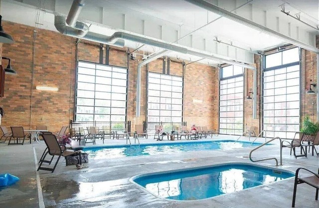 Spacious 1 Bedroom Condo with Indoor Pool, Theatre, Gym, and Close to Beach!