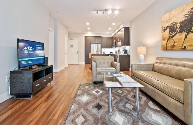 Spacious 1BR | Free WiFi | Laundry | Near Castro Street