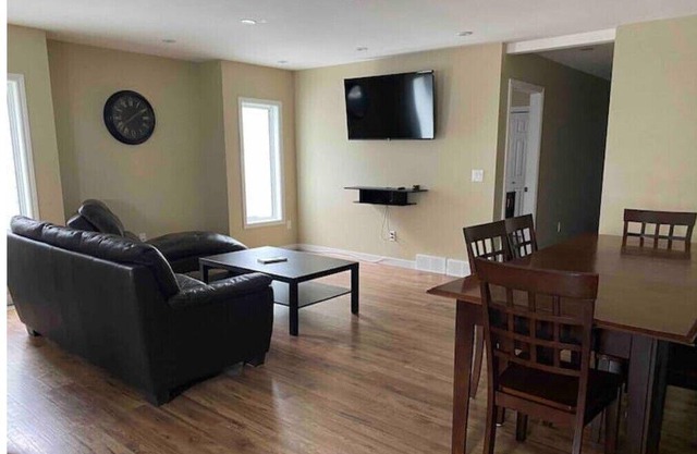 Spacious 2 Bdm close to Airportnn