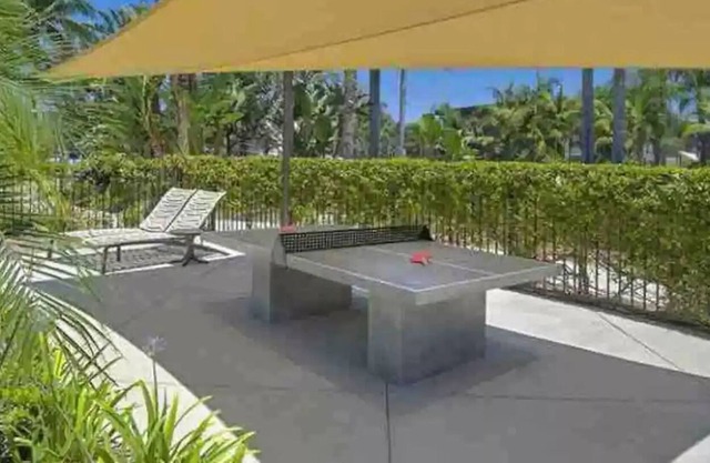 Spacious 2 bedroom 3 bed w pool centrally located