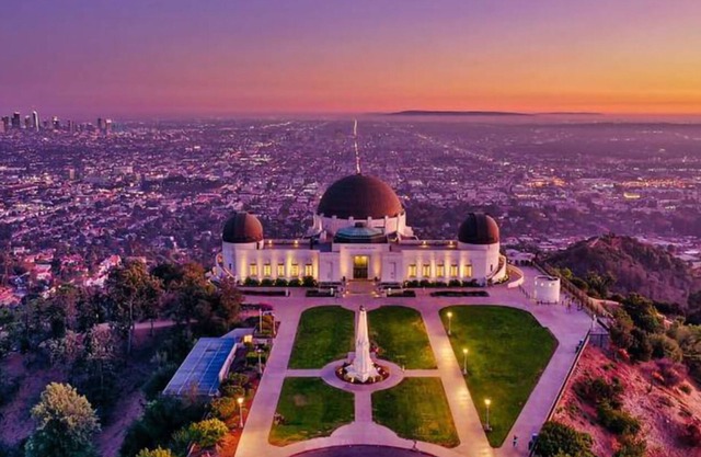 Spacious 2-Bedroom Apartment in the heart of Hollywood California.