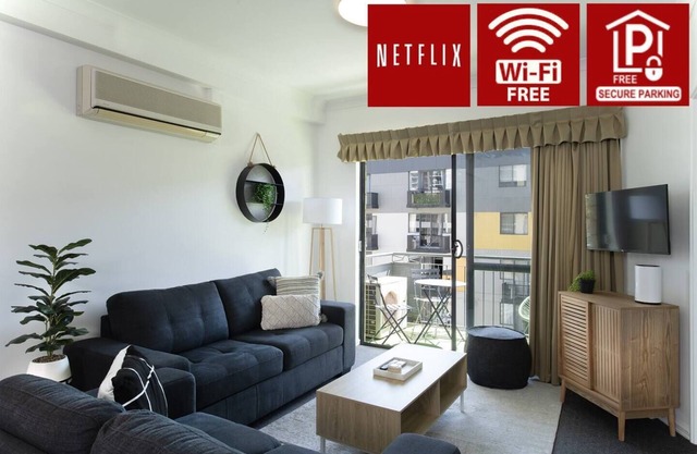 Spacious 2 Bedroom Pool & Gym PerthCBD,Optus,WACA
