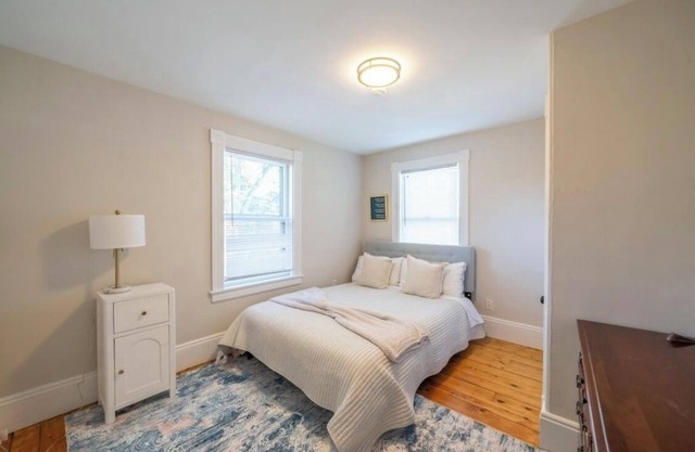Spacious 2-bedroom townhome in Concord with WiFi, AC