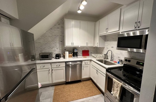 Spacious 2 Bedroom unit with a Free Parking Spot