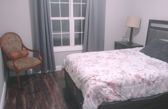 Spacious 2 Bedroom with Private entrance