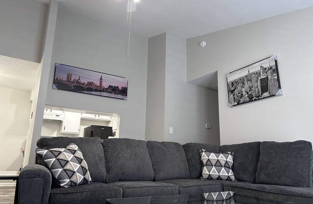 Spacious 2 bedroom with balcony