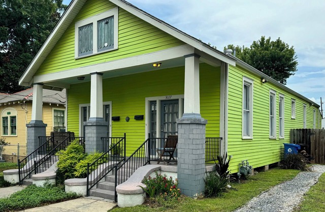 Spacious 2 BR Bayou St John Shotgun with Parking by Lafitte Greenway in Mid City