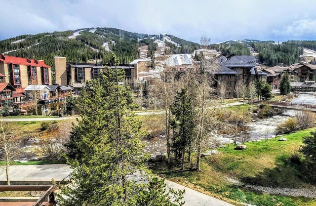 Spacious 2 BR with great views, close to lifts.