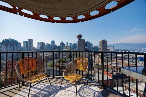 Spacious 2BD in Vancouver Patio with Ocean View