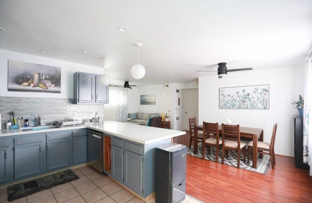 Spacious 2BR/1BA Apt in Temescal Oakland w/Parking