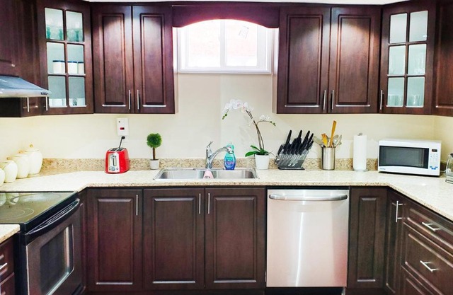 Spacious 2BR Apartment, Large Kitchen, Parking Included