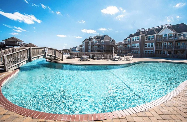 Spacious 2BR Condo w/Beach Access