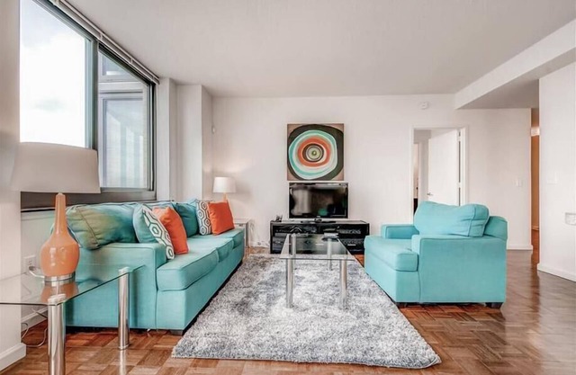 Spacious 2BR | Fully Equipped Gym | Near PATH by GLS