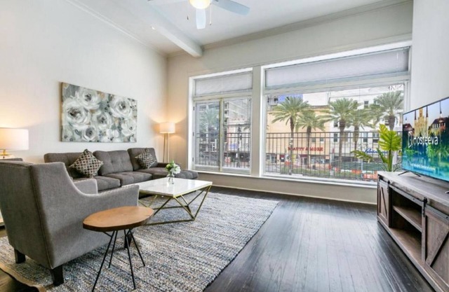Spacious 2BR w/Canal Views|Walk to Bourbon St